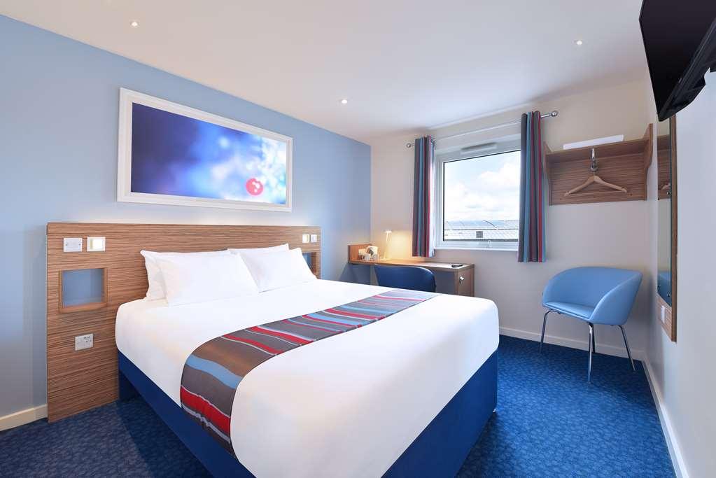 Travelodge Kingston Upon Thames Central Лондон Стая снимка